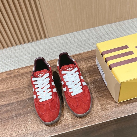 Gucci x Adidas Women's Red and White Sneakers - Picture 1 of 9
